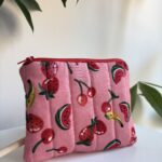 Różowy portfelik w owoce