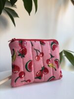 Różowy portfelik w owoce