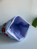 Niebieski portfelik w wiśnie - obrazek 4