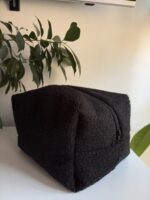 Duża czarna kosmetyczka baranek - obrazek 2