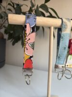 Kolorowy brelok w kwiaty - obrazek 2