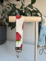 Brelok w truskawki - obrazek 3