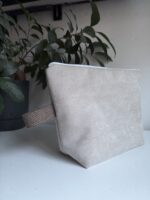 Mała beżowa kosmetyczka - obrazek 5