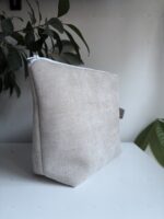 Mała beżowa kosmetyczka - obrazek 4