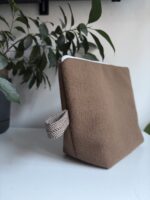 Brązowa duża kosmetyczka