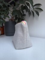 Mała kosmetyczka z ozdobnym zamkiem - obrazek 2