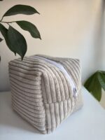 Kosmetyczka z materiałów tapicerskich z odzysku – styl i ekologia w jednym