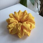 Kanarkowa gumka do włosów