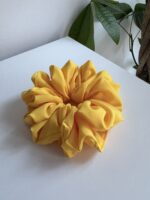 Kanarkowa gumka do włosów