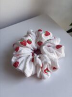 Muślinowa gumka w truskawki - obrazek 2