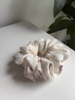 Muślinowa gumka w pastelowe wiśnie