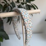 Gładka opaska w kwiatki