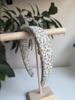 Gładka opaska w kwiatki