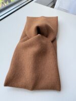 Karmelowa opaska na uszy - obrazek 3