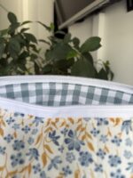 Średnia kosmetyczka w niebieskie kawiarki - obrazek 4